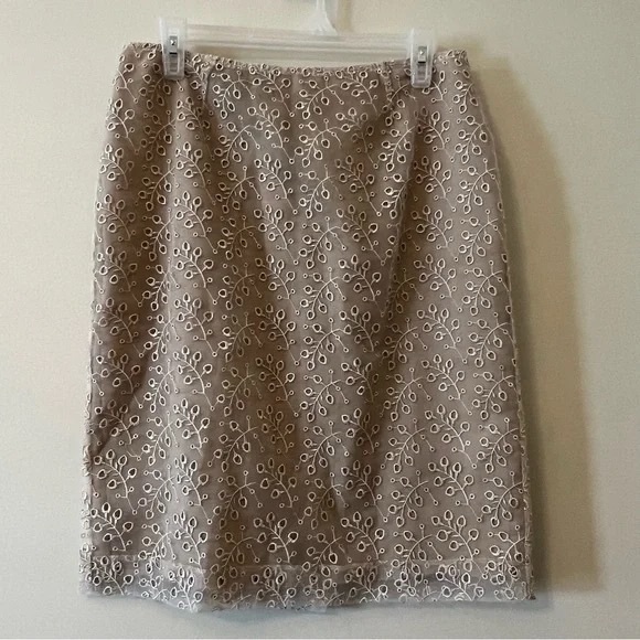 Jones New York Size 8 Semi-Sheer Skirt - Picture 1 of 7